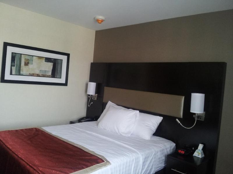 ניו יורק Howard Johnson By Wyndham Jamaica Ny Near Airtrain Jfk מראה חיצוני תמונה