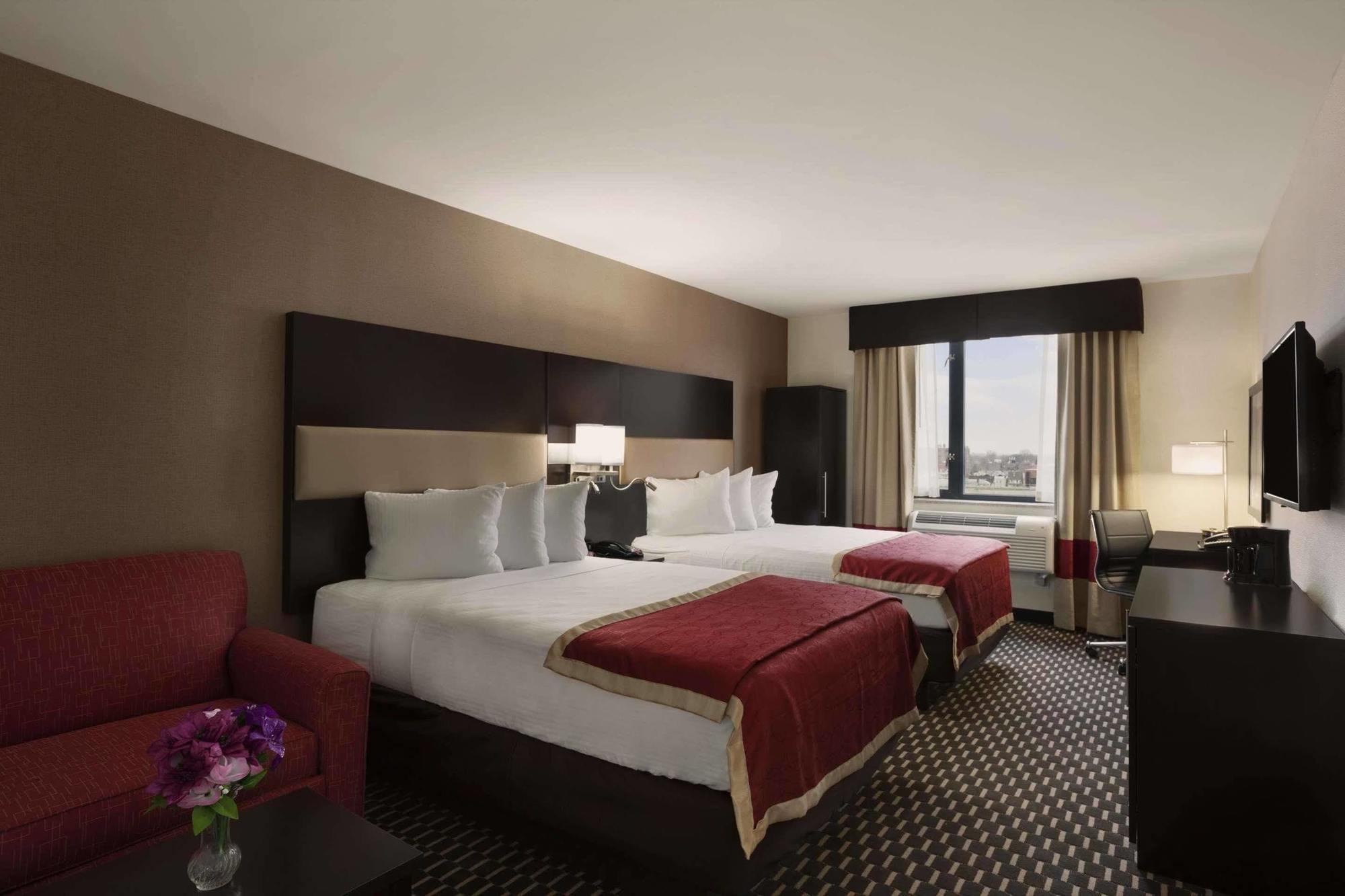 ניו יורק Howard Johnson By Wyndham Jamaica Ny Near Airtrain Jfk מראה חיצוני תמונה
