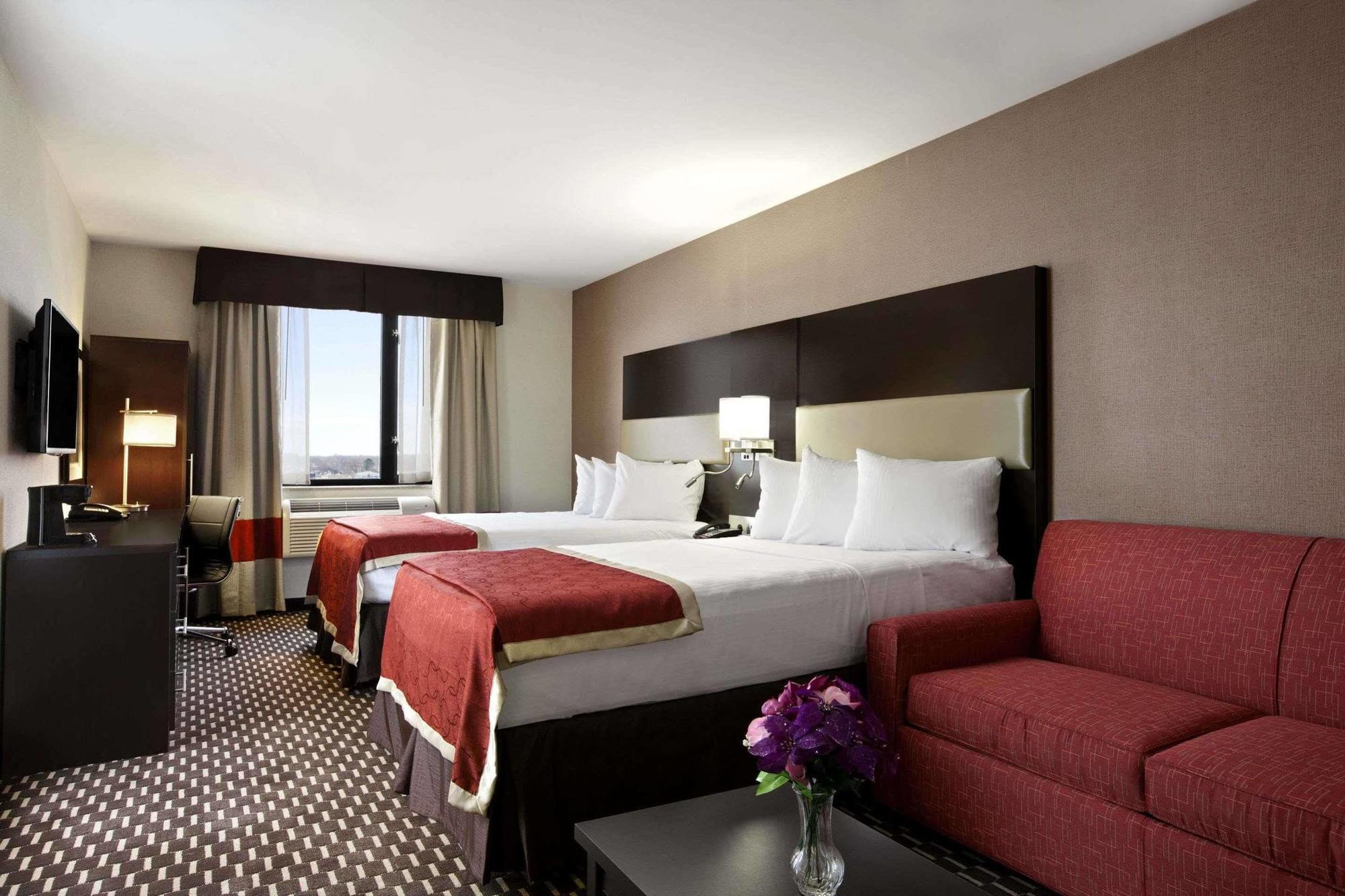 ניו יורק Howard Johnson By Wyndham Jamaica Ny Near Airtrain Jfk מראה חיצוני תמונה